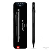 Premium kemični svinčnik Caran d'Ache 849™ Black Code, se ponaša z mat črnim zaključkom in izžareva modernost in eleganco...preveri: 051 222 980. Nizki stroški dostave!